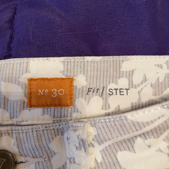 Pilcro & the Letterpress Stet Gray Floral Crop Pants - Picture 3 of 11